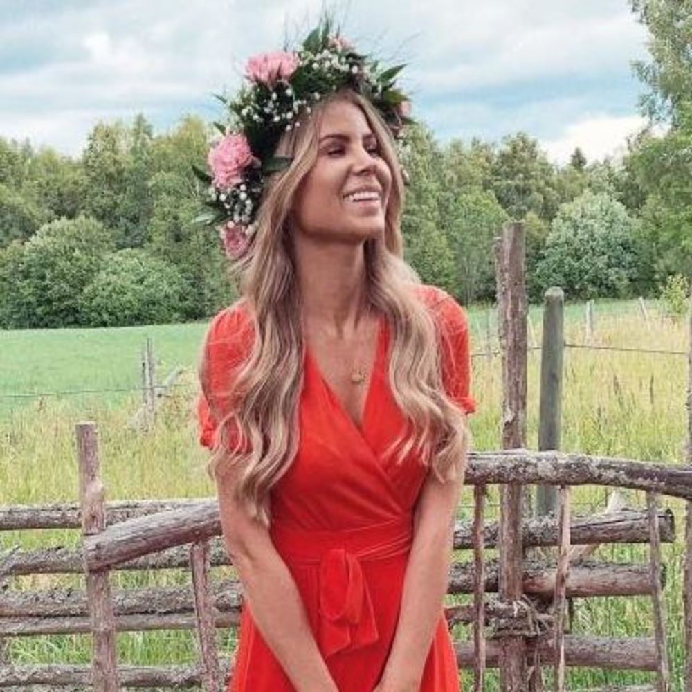 Meet your Posher, Elina